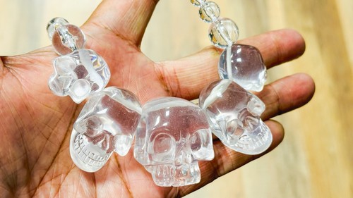 Clear skull necklace - clear,