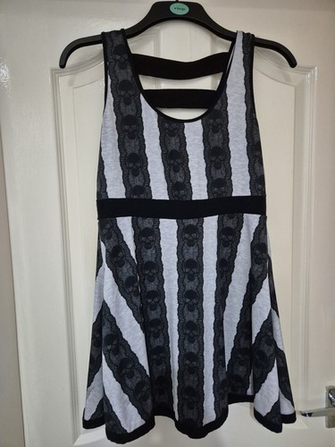 Kreepsville 666 striped skull - 666-,